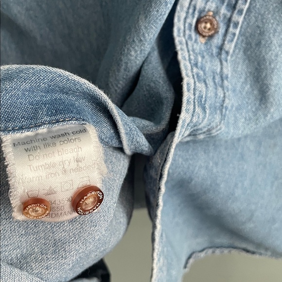 Button down - Picture 3 of 5